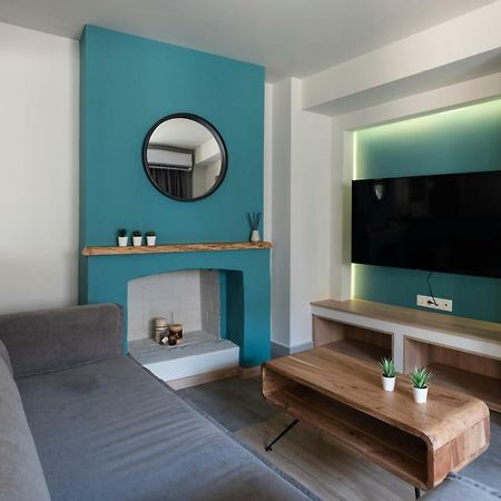 Groundfloor 2Br Apt With Smallyard Near The Heart Of Kalamata Exterior photo