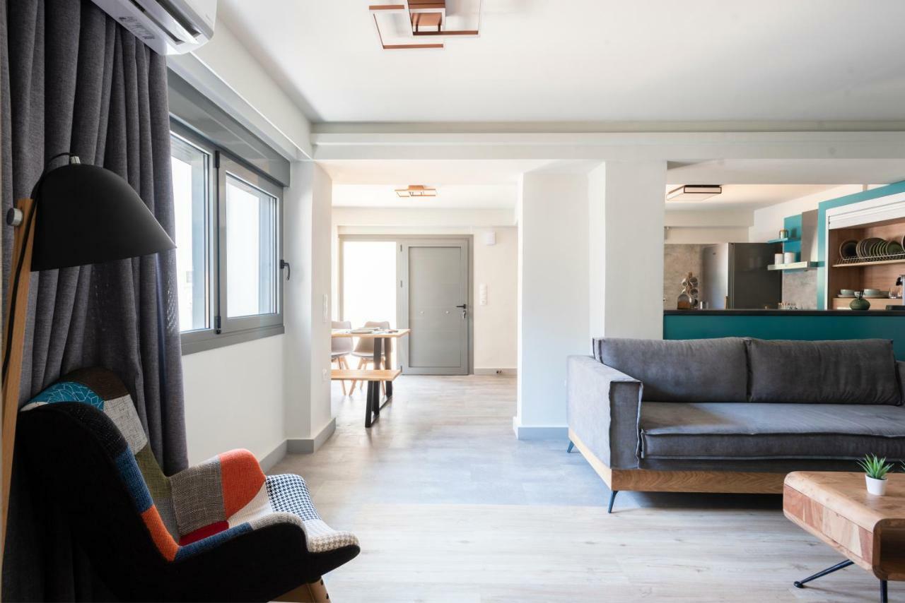 Groundfloor 2Br Apt With Smallyard Near The Heart Of Kalamata Exterior photo
